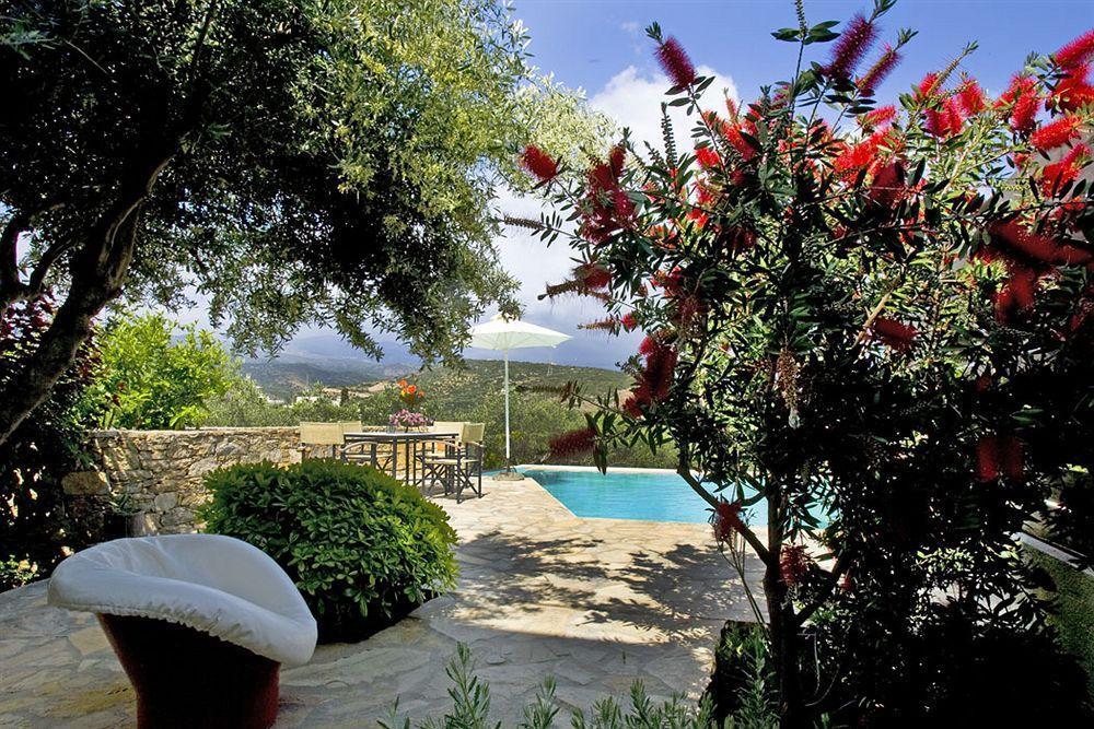 Istron Villas Esterno foto